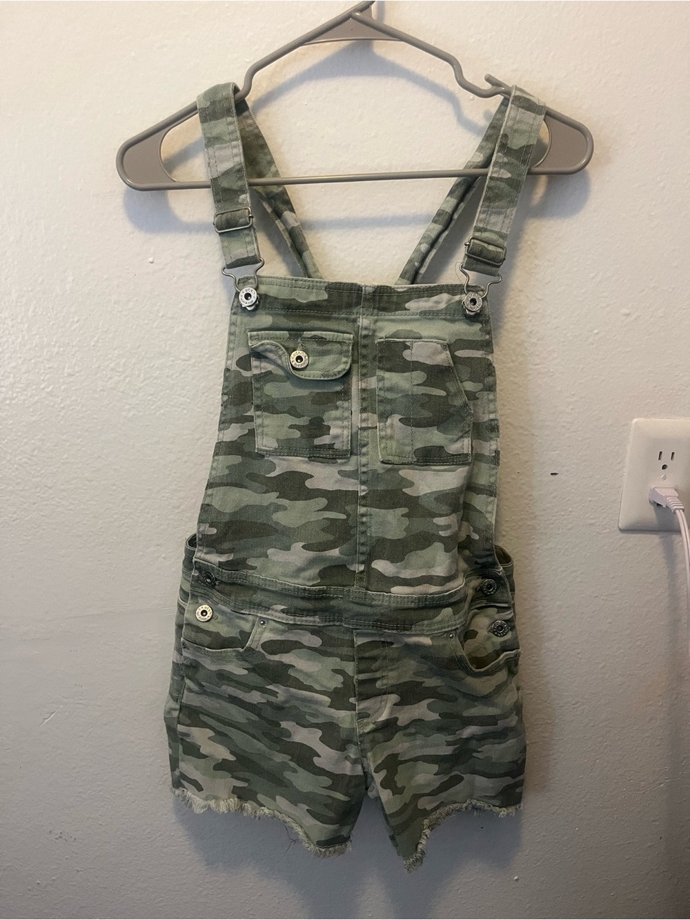 Lucky Brand Camo Short Overalls Women’s/Juniors Size 16 Medium